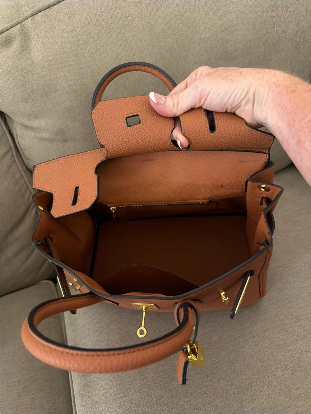 N/A elegant cognac
